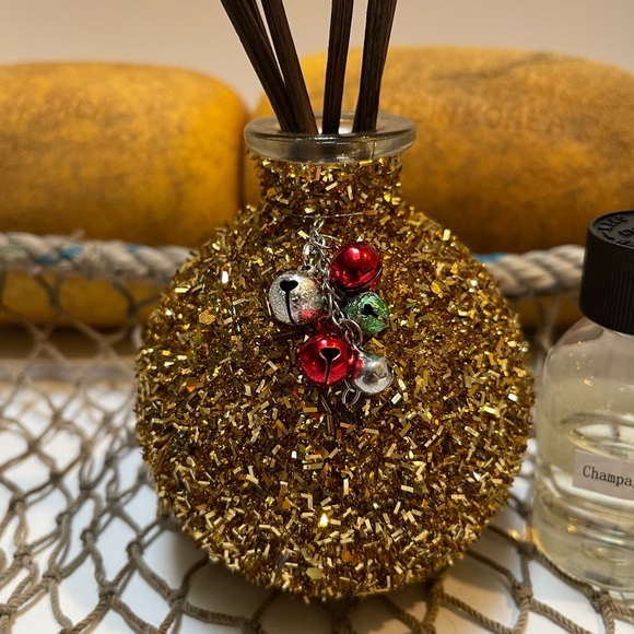 San Miguel Holiday Champagne Scented Oil Decorative Diffuser Set Chirstmas NIB - Picture 2 of 8